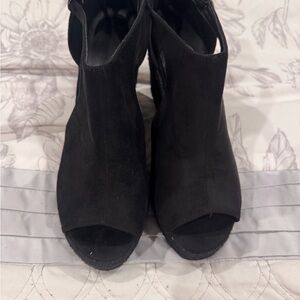 Elegant Black Women's open toe shoe